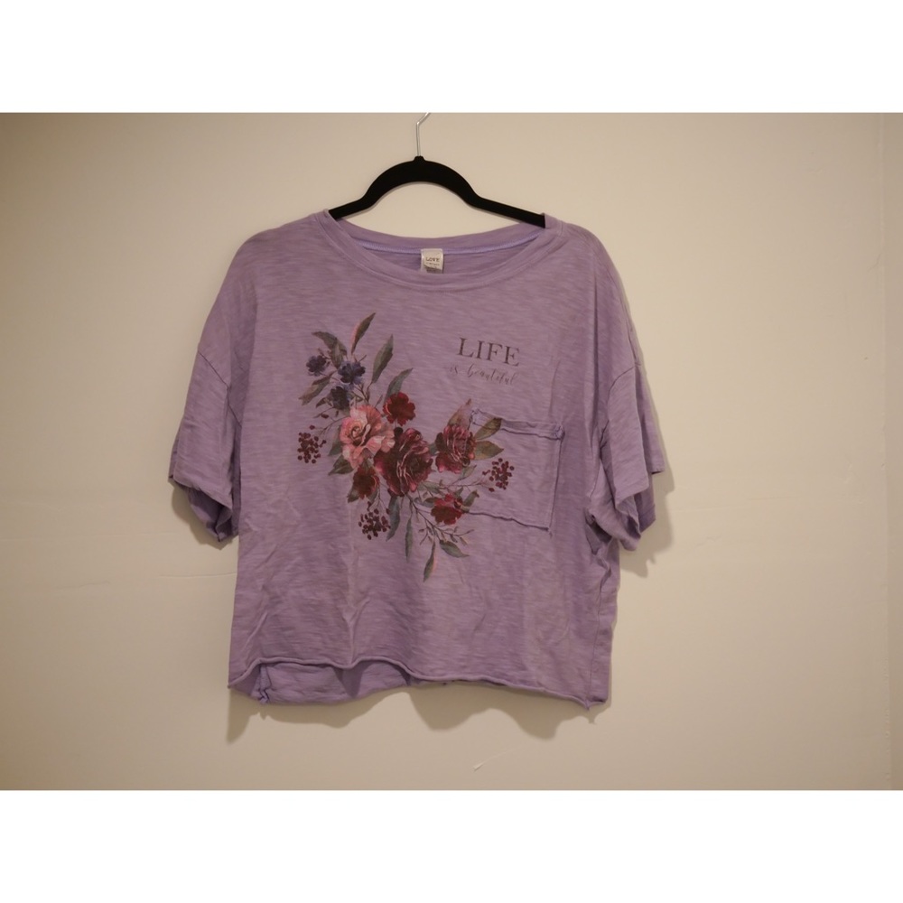 Cropped purple T-shirt